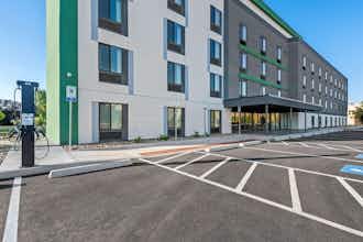 Hotel ECHO Suites Extended Stay by Wyndham Reno photo 1
