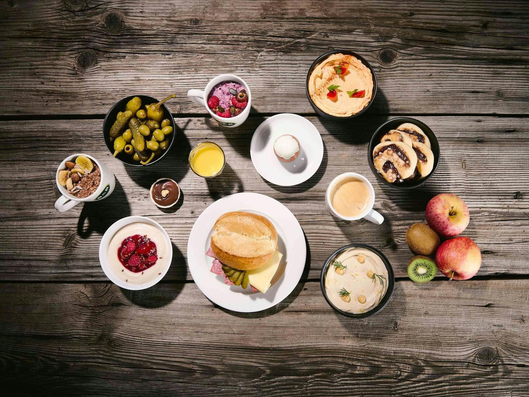 Hotel B&B HOTEL Berlin City-Ost photo 2