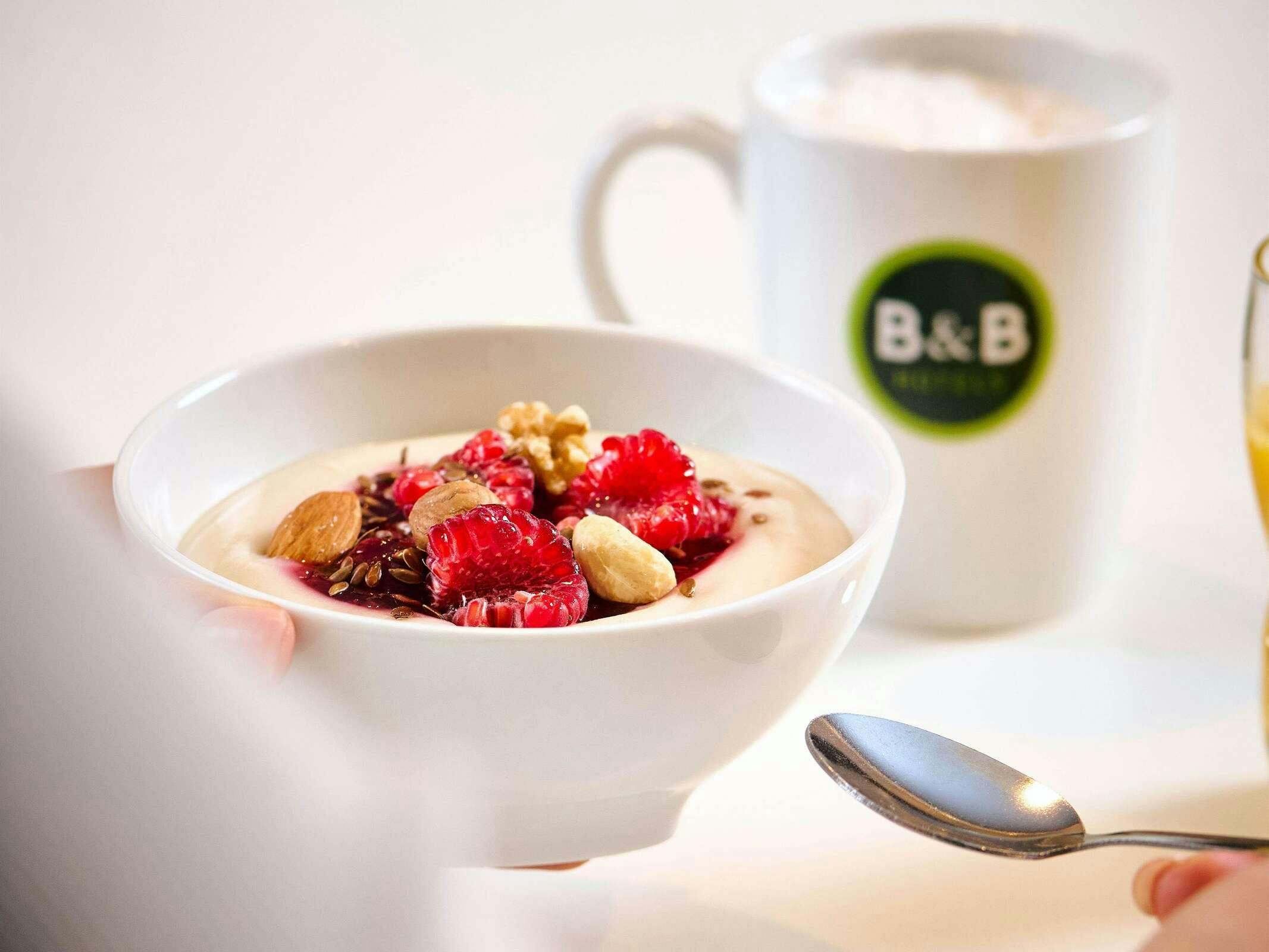 Hotel B&B HOTEL Berlin-Charlottenburg photo 3