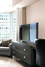 Hotel One King West Hotel & Residence photo 2