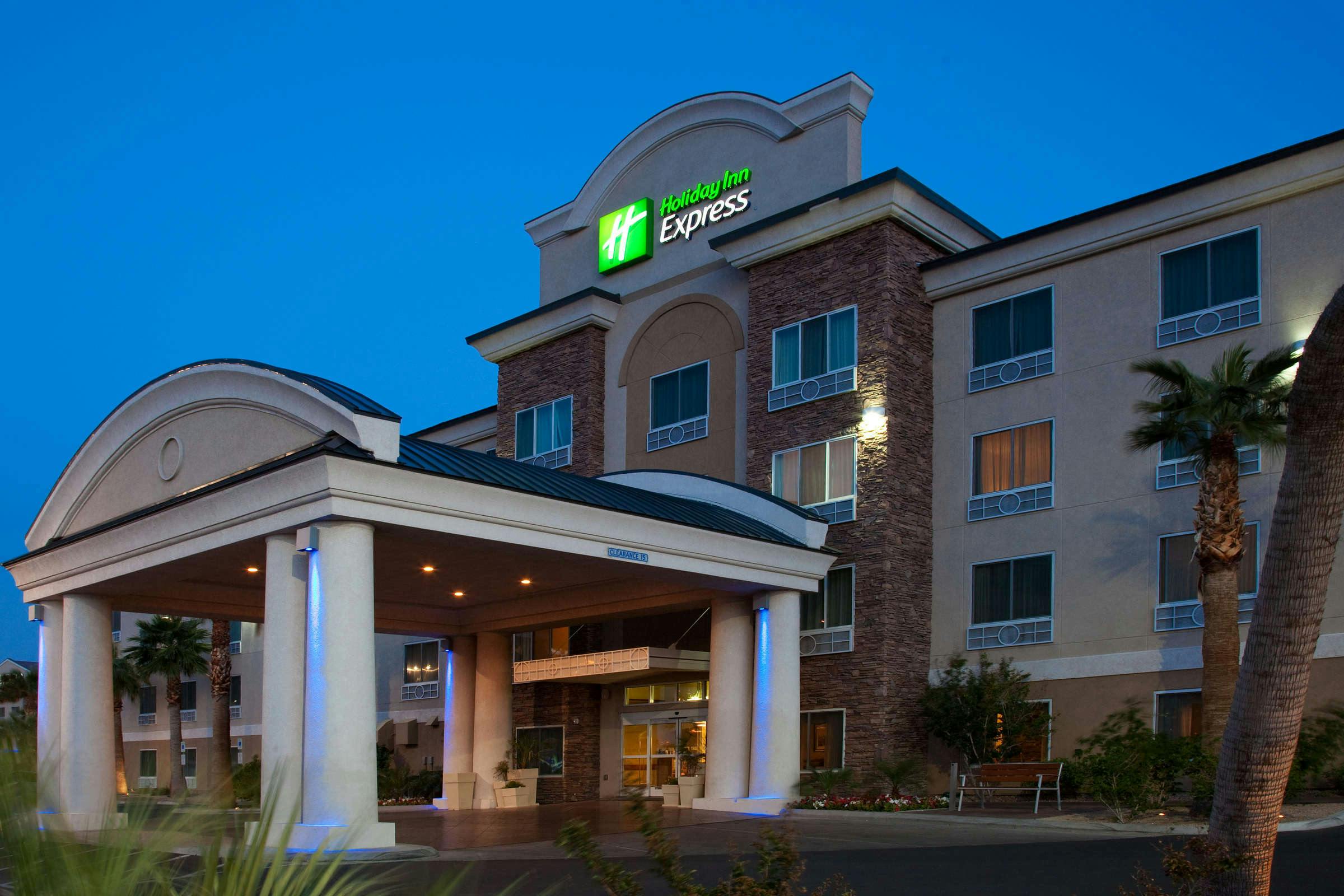 Holiday Inn Express Las Vegas-Stadium Area