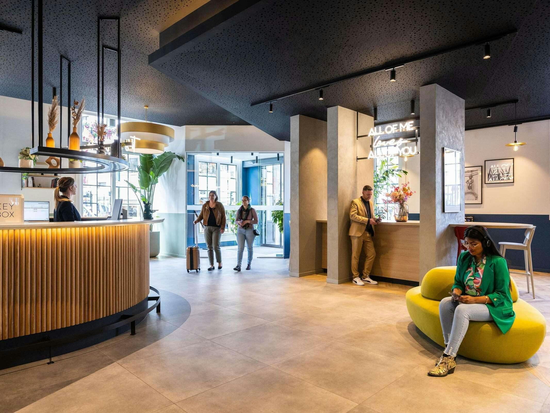 Hotel Novotel Brussels Off Grand Place photo 1