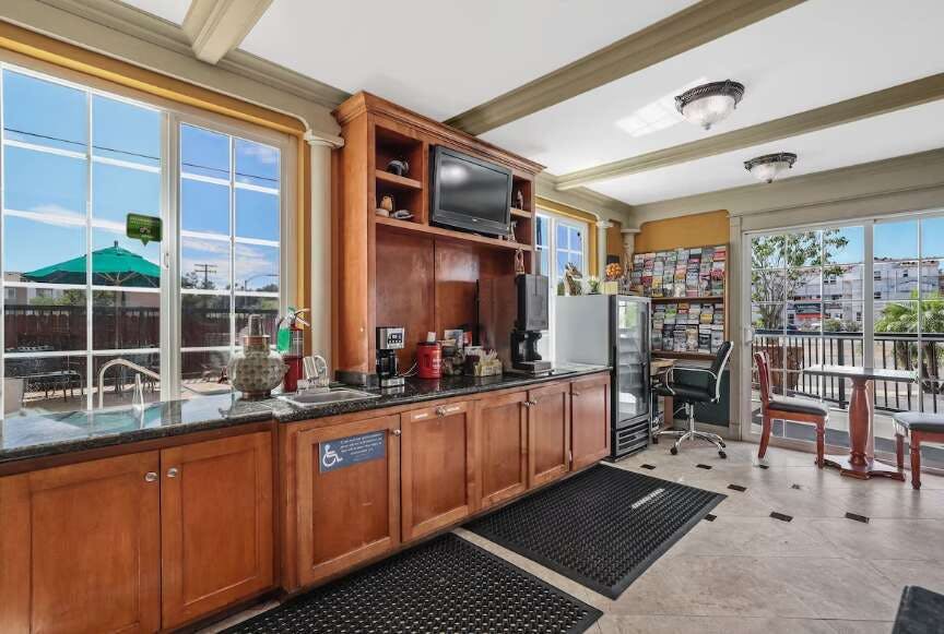 Hotel Motel Mediteran Escondido photo 1