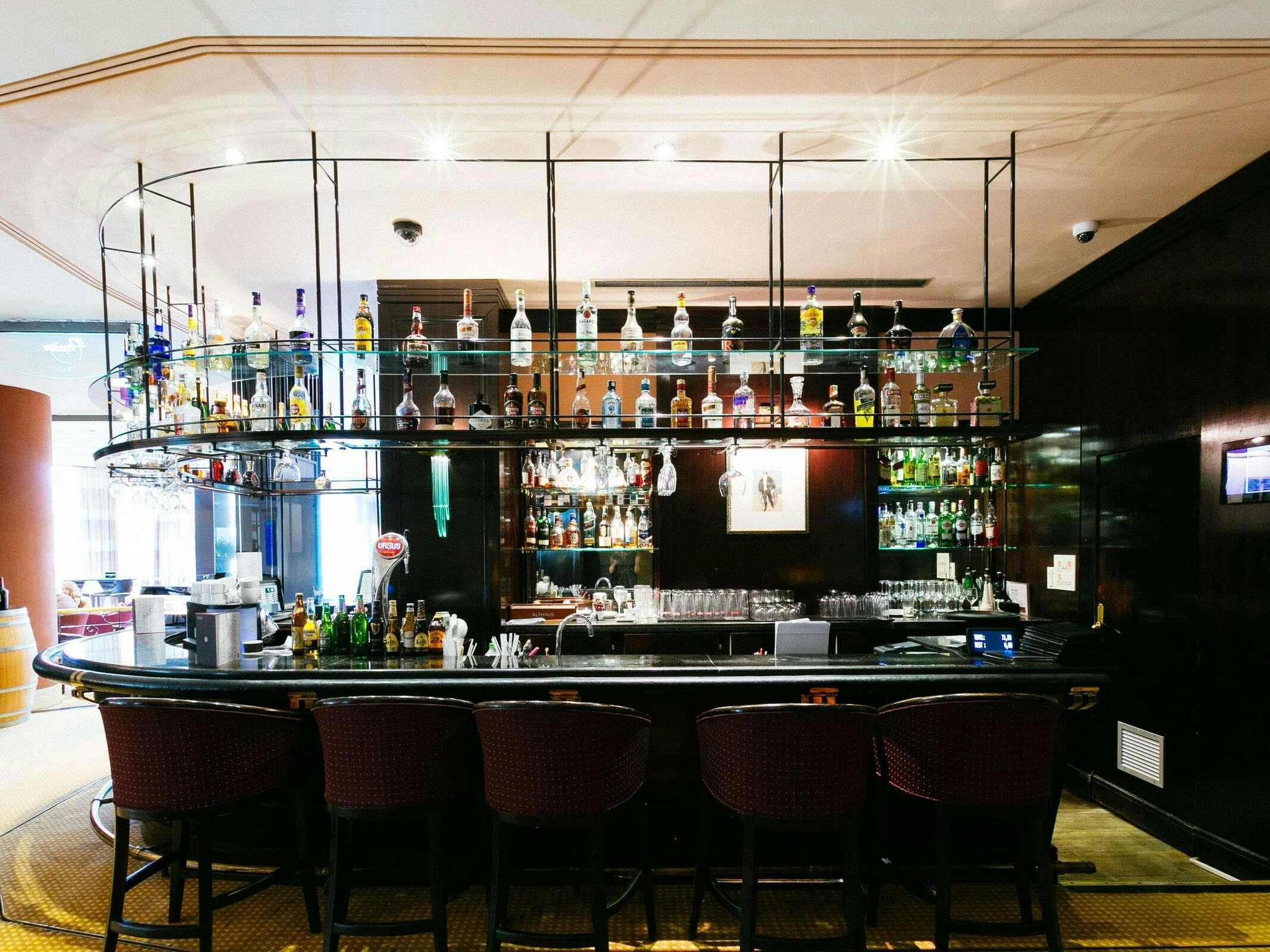 Hotel Pullman Bucharest World Trade Center photo 1