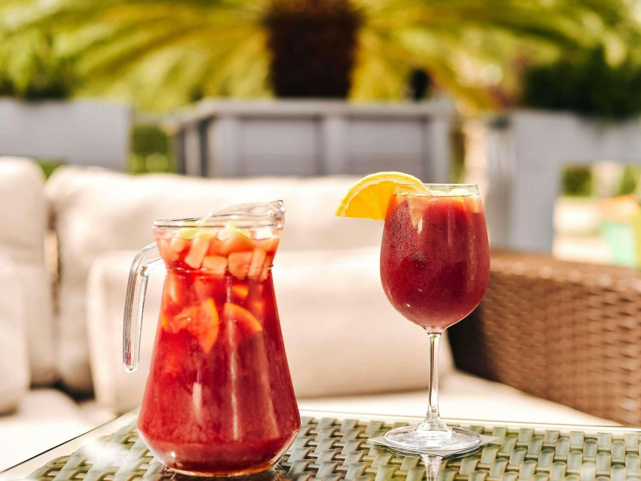 Hotel Pullman Bucharest World Trade Center photo 2