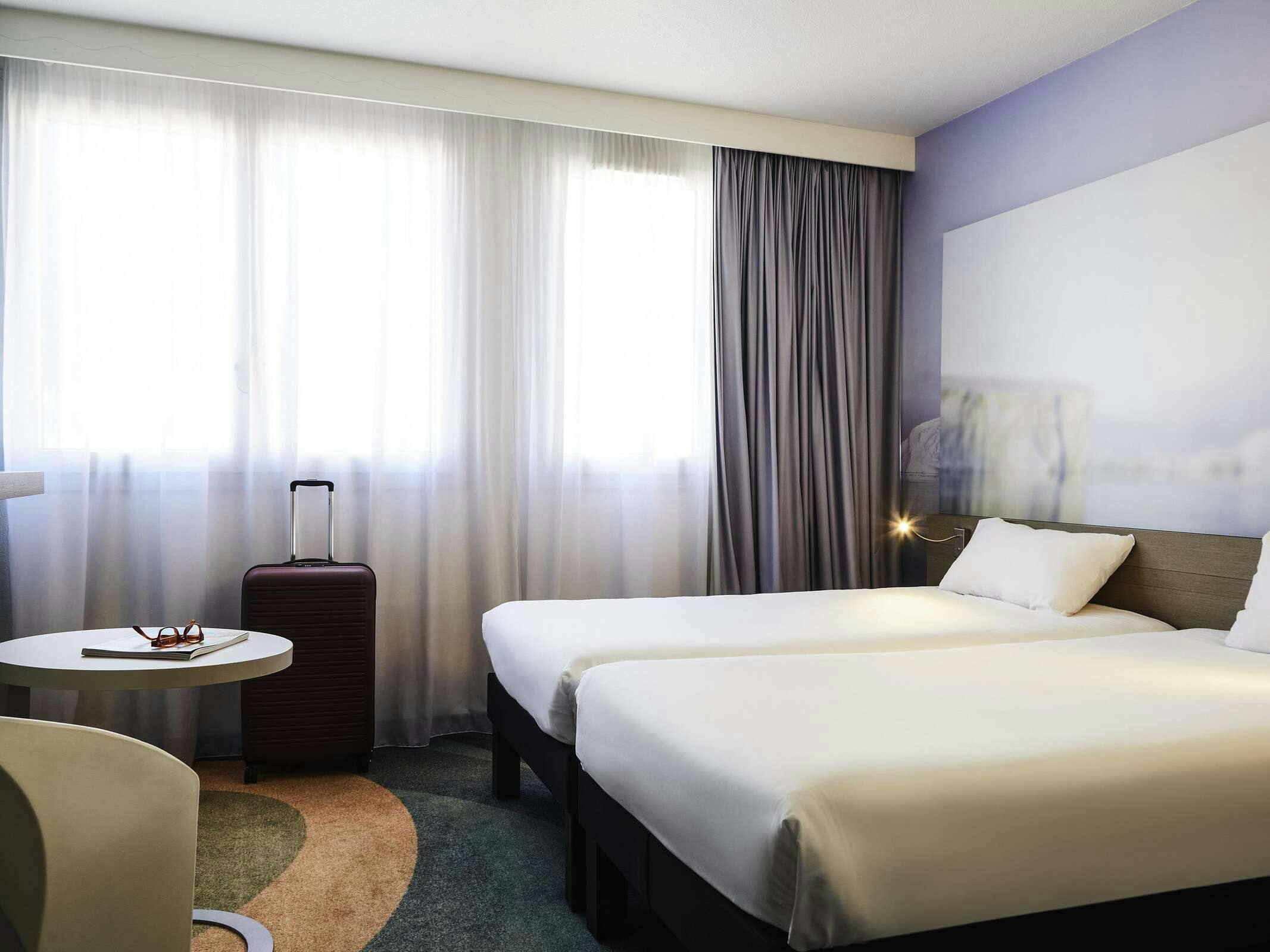 Hotel Ibis Styles Toulon Centre Port photo 4