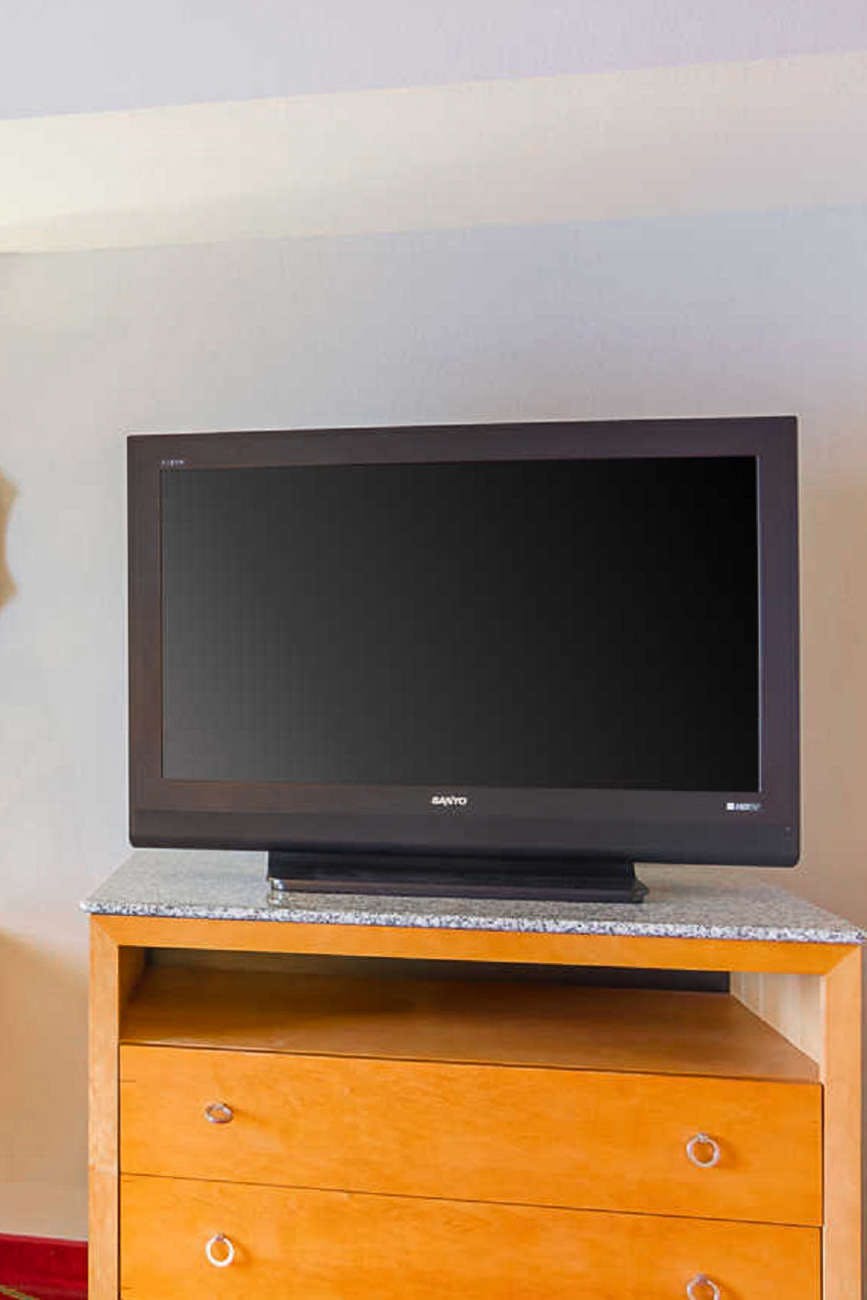 Hotel Comfort Suites At Virginia Center Commons photo 4