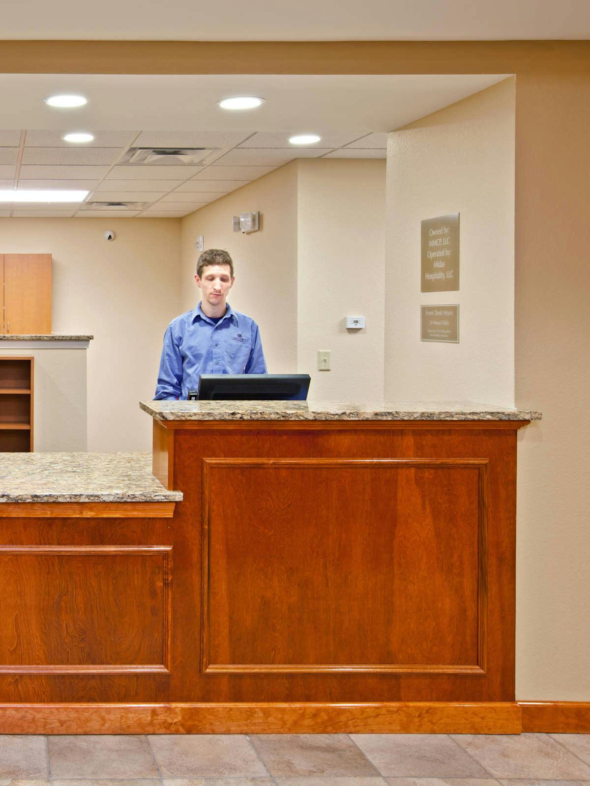 Hotel Candlewood Suites Champaign Urbana University Area photo 4