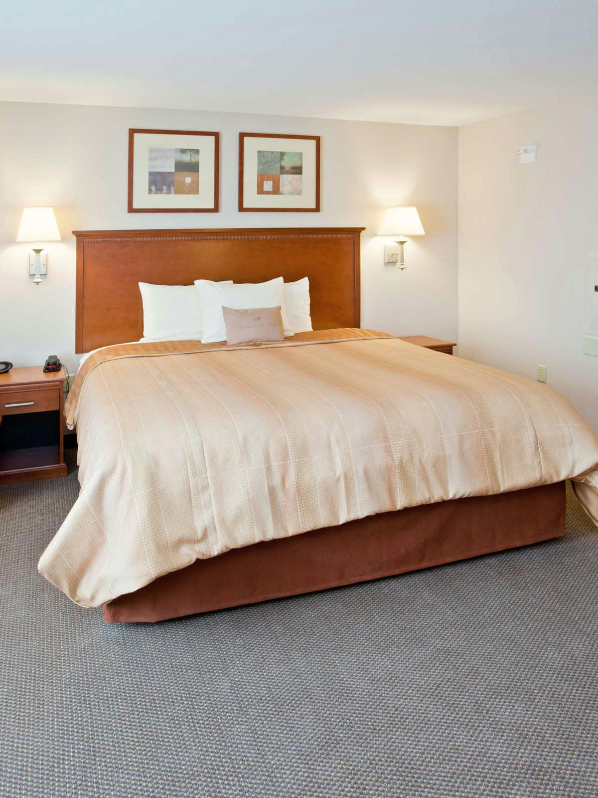 Hotel Candlewood Suites Champaign Urbana University Area photo 1