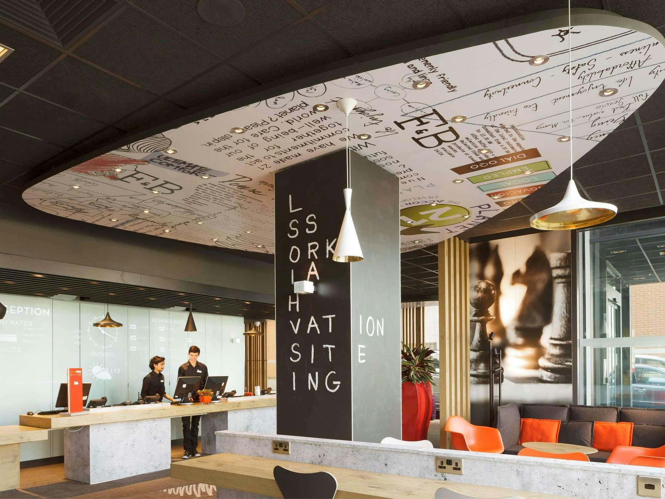 Hotel Ibis London Excel Docklands photo 3