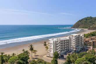 Hotel Clarita's Beach Bar & Resort photo 4