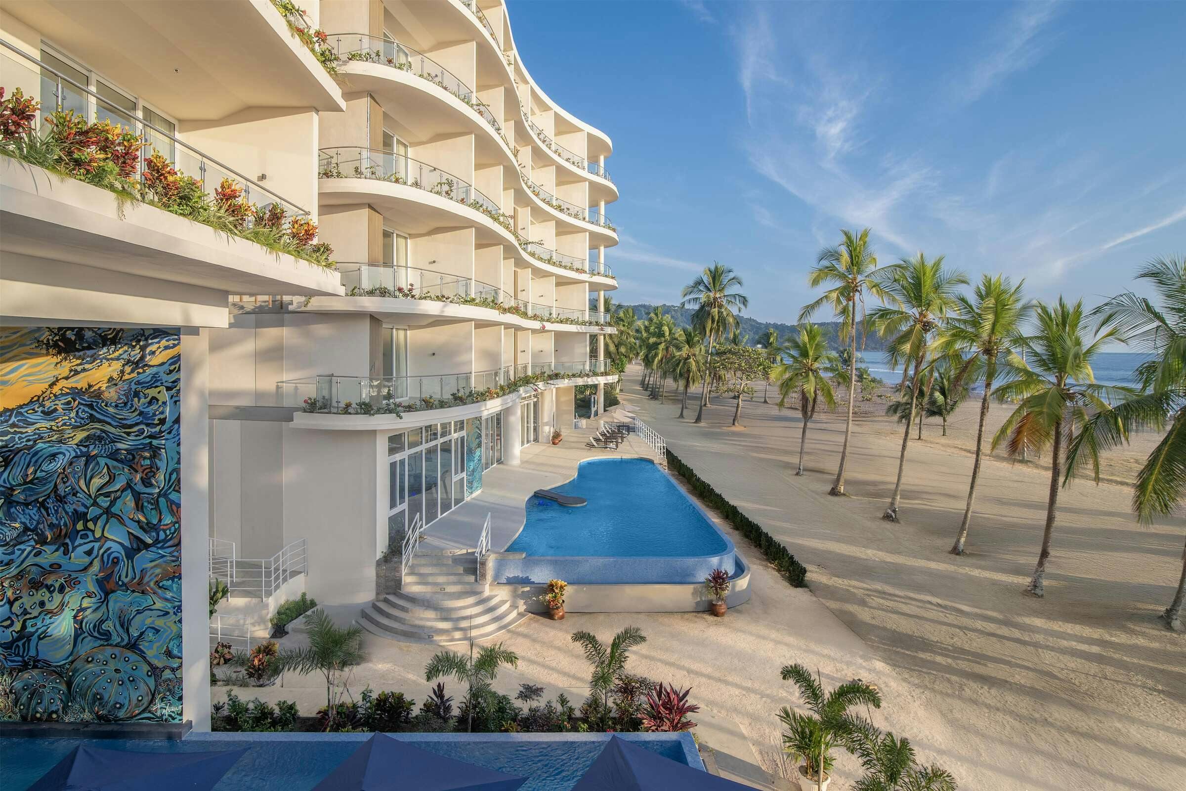 Clarita's Beach Bar & Resort