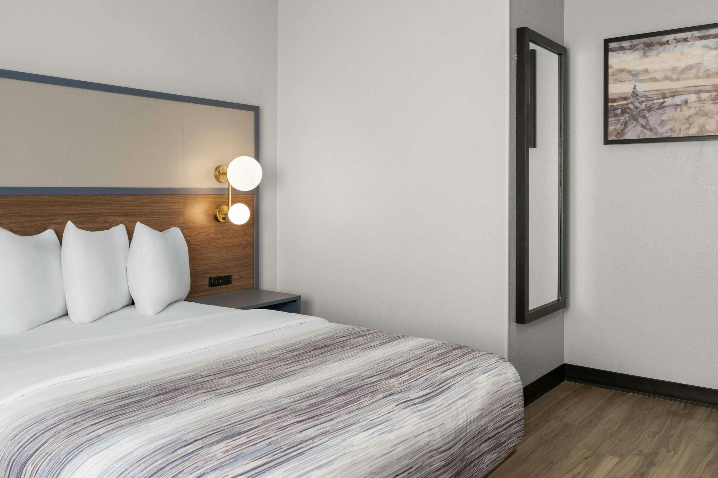 Hotel AmericInn Urbana photo 2