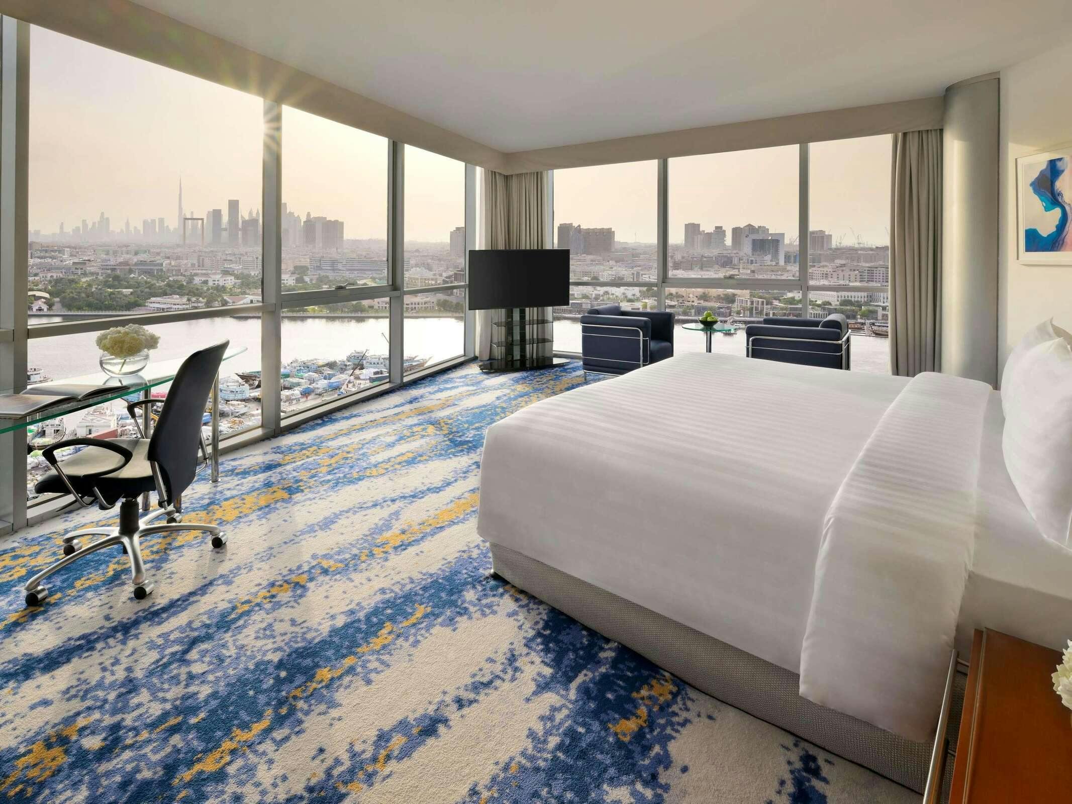 Hotel Mövenpick Dubai Creek photo 2