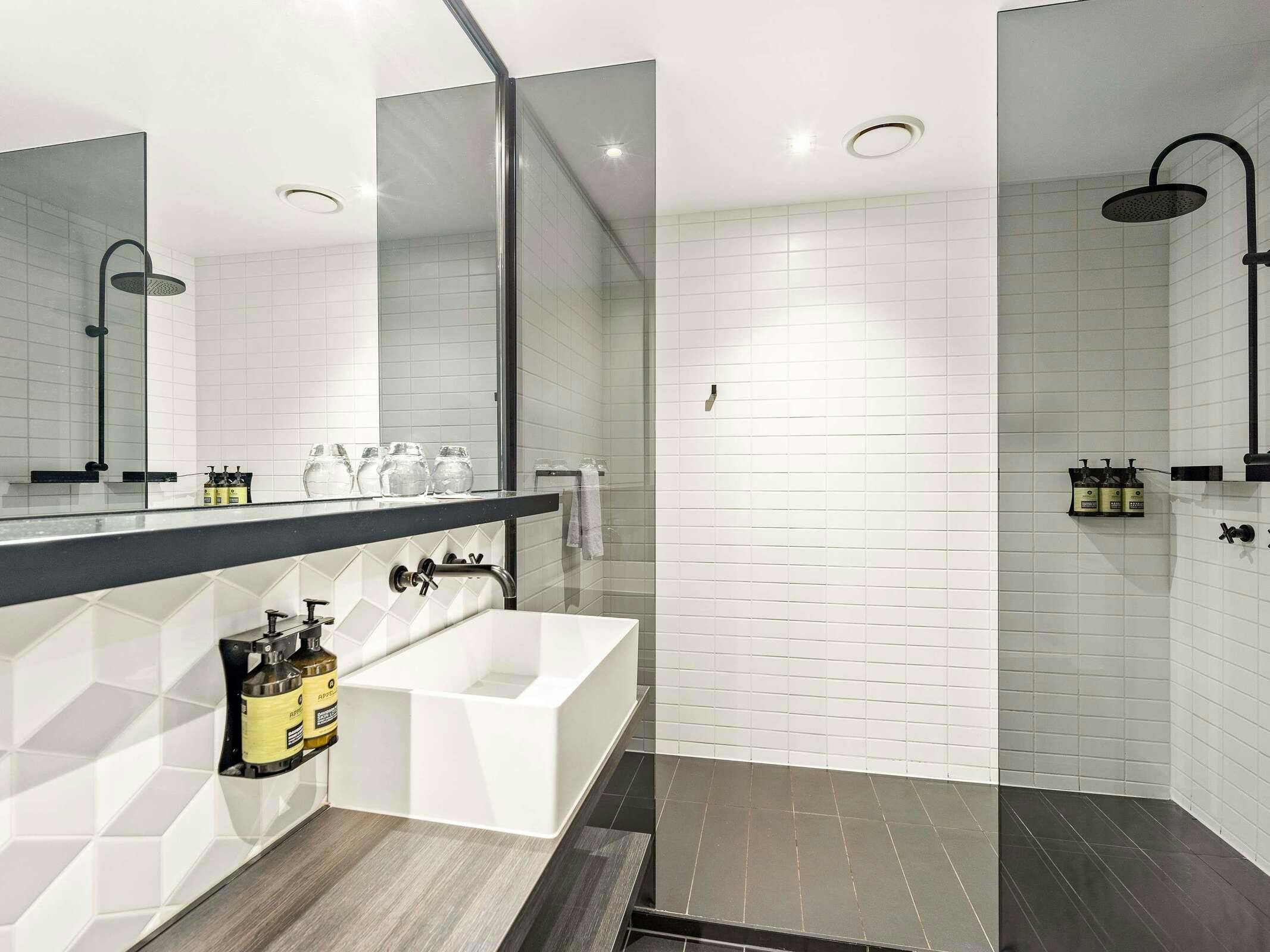 Hotel Peppers Docklands Melbourne photo 2