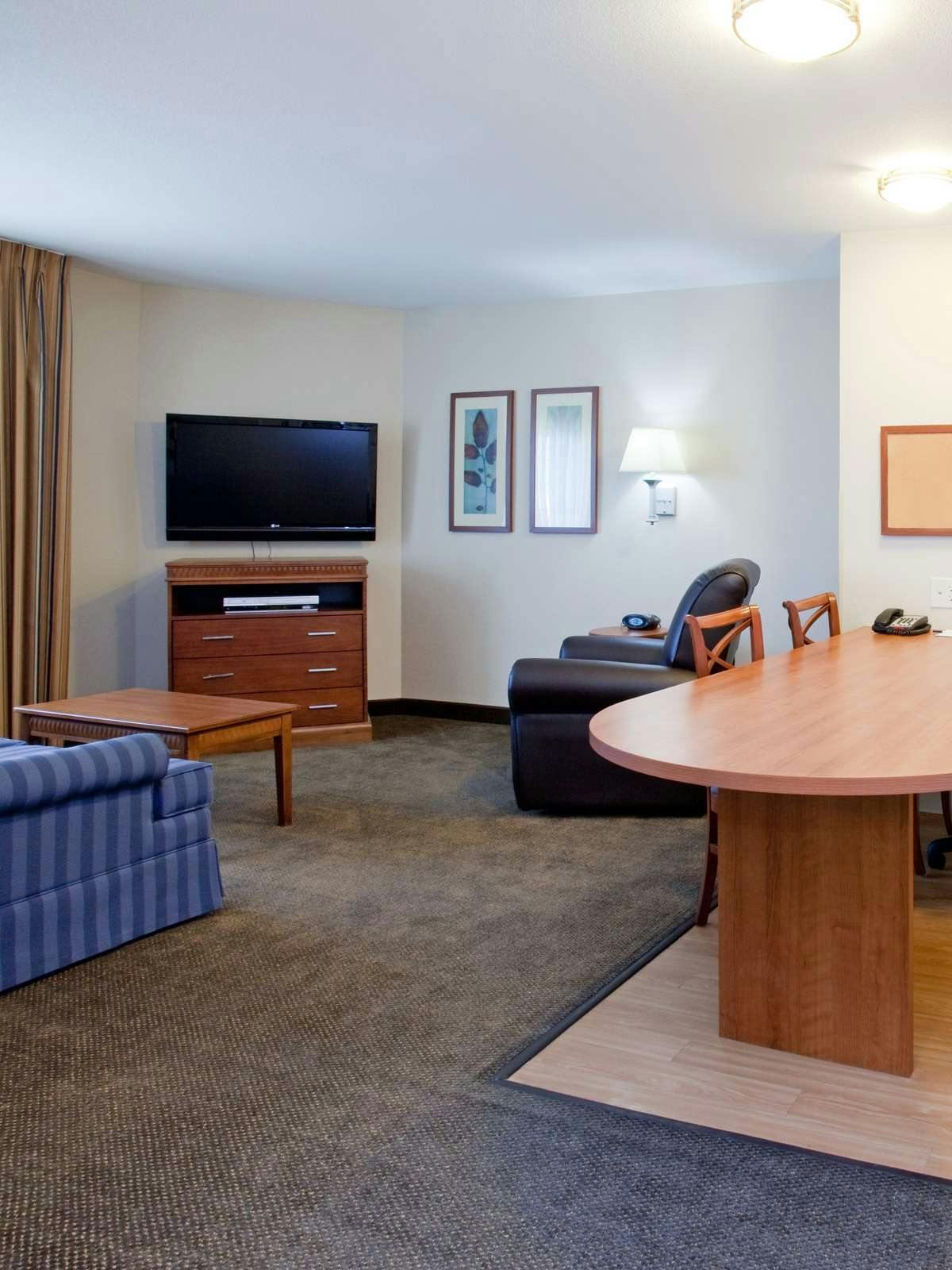 Hotel Candlewood Suites Cheyenne photo 2