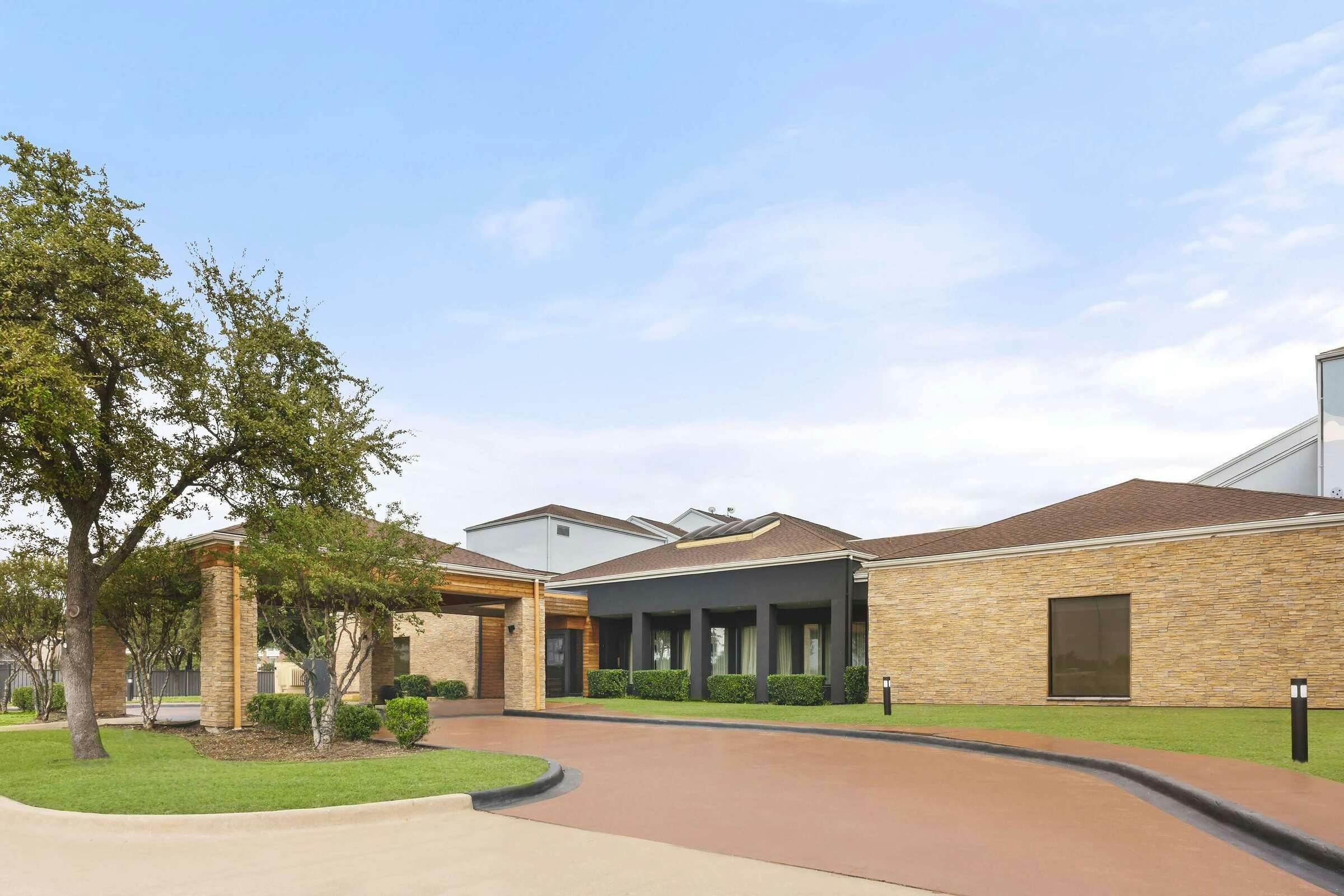 Super 8 Dallas Love Field