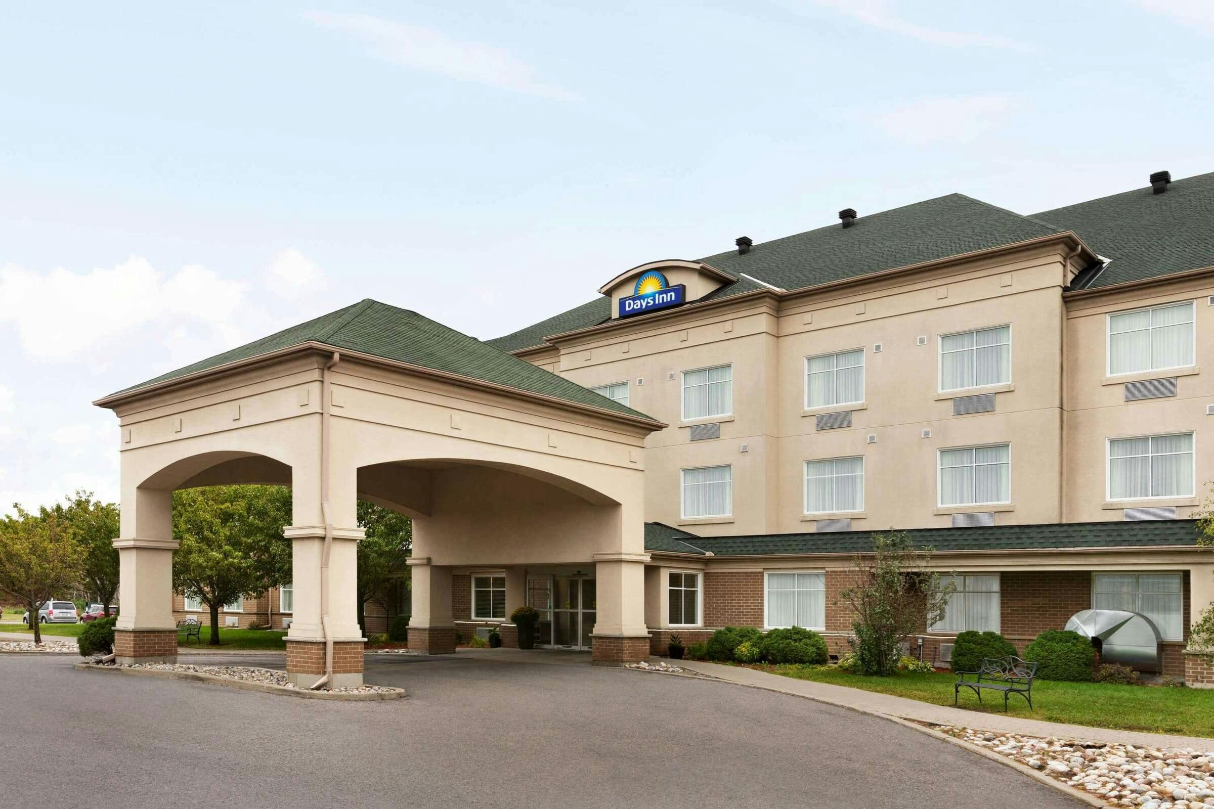 Hotel Days Inn - Ottawa Airport photo 1