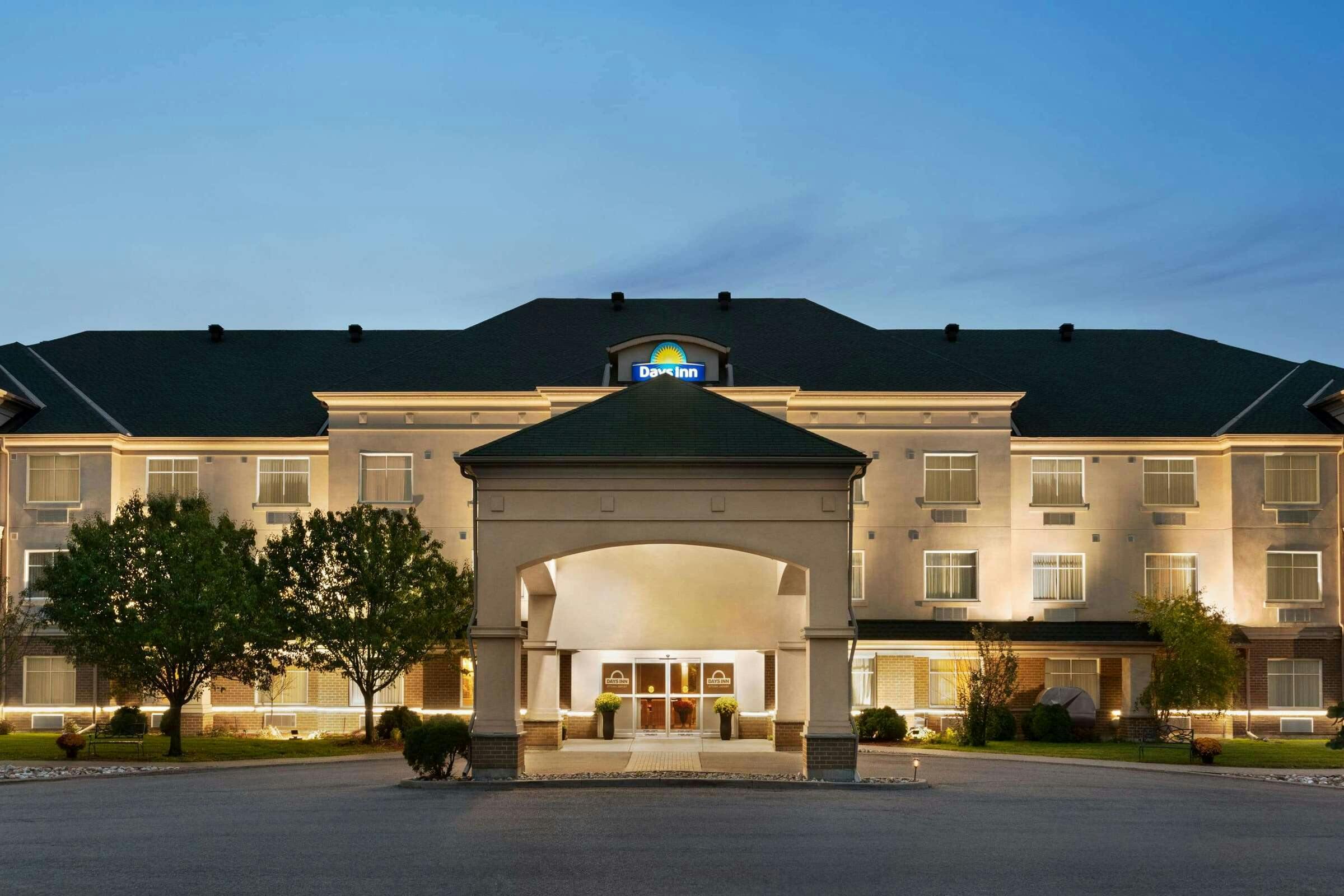 Hotel Days Inn - Ottawa Airport photo 2