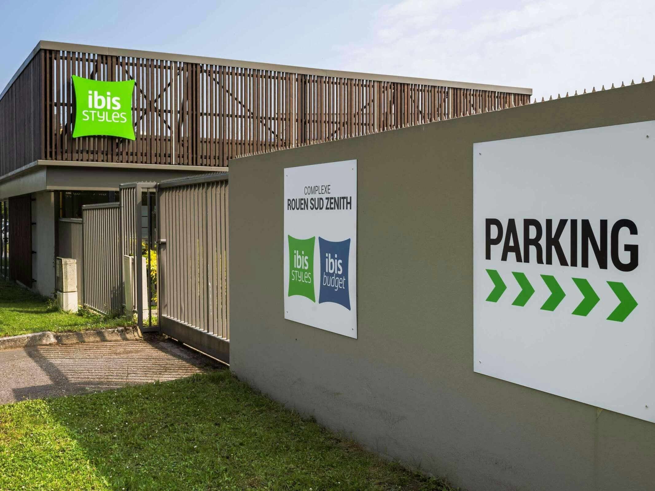 Hotel Ibis Styles Rouen Parc Expo Zenith photo 1