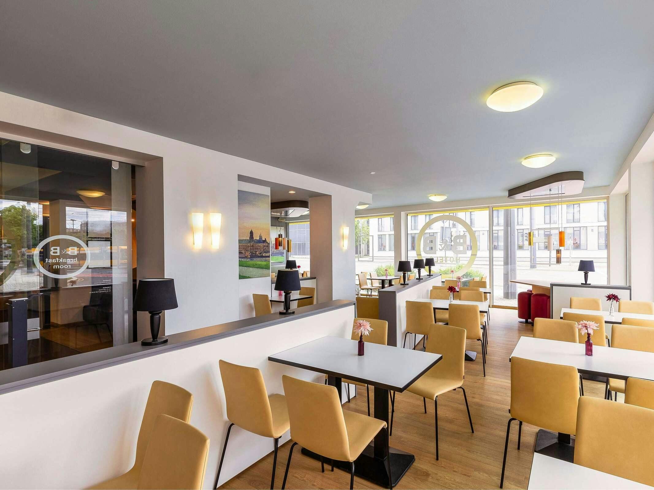 Hotel B&B HOTEL Dresden-Messe photo 2