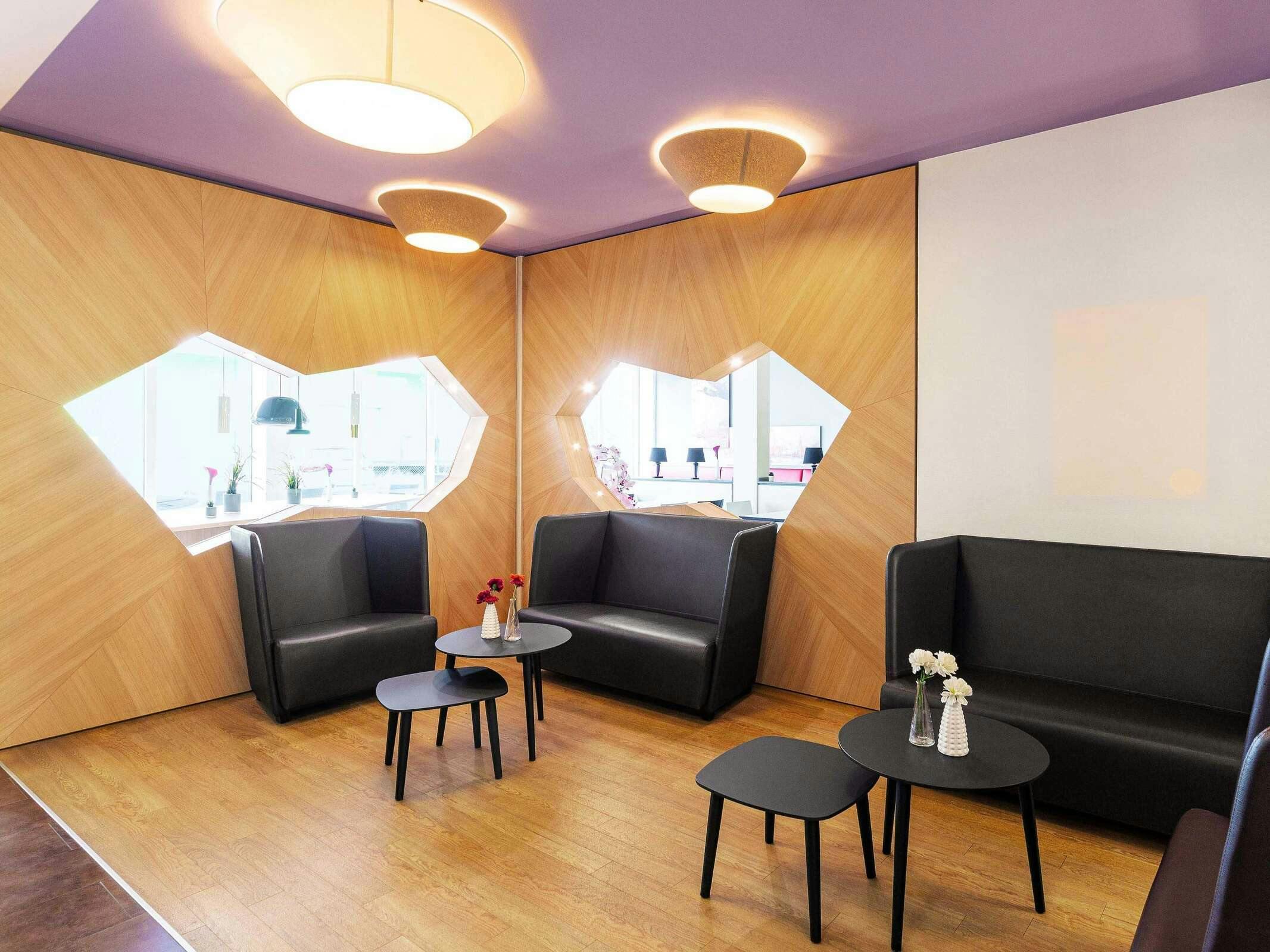 Hotel B&B HOTEL Düsseldorf-Airport photo 1