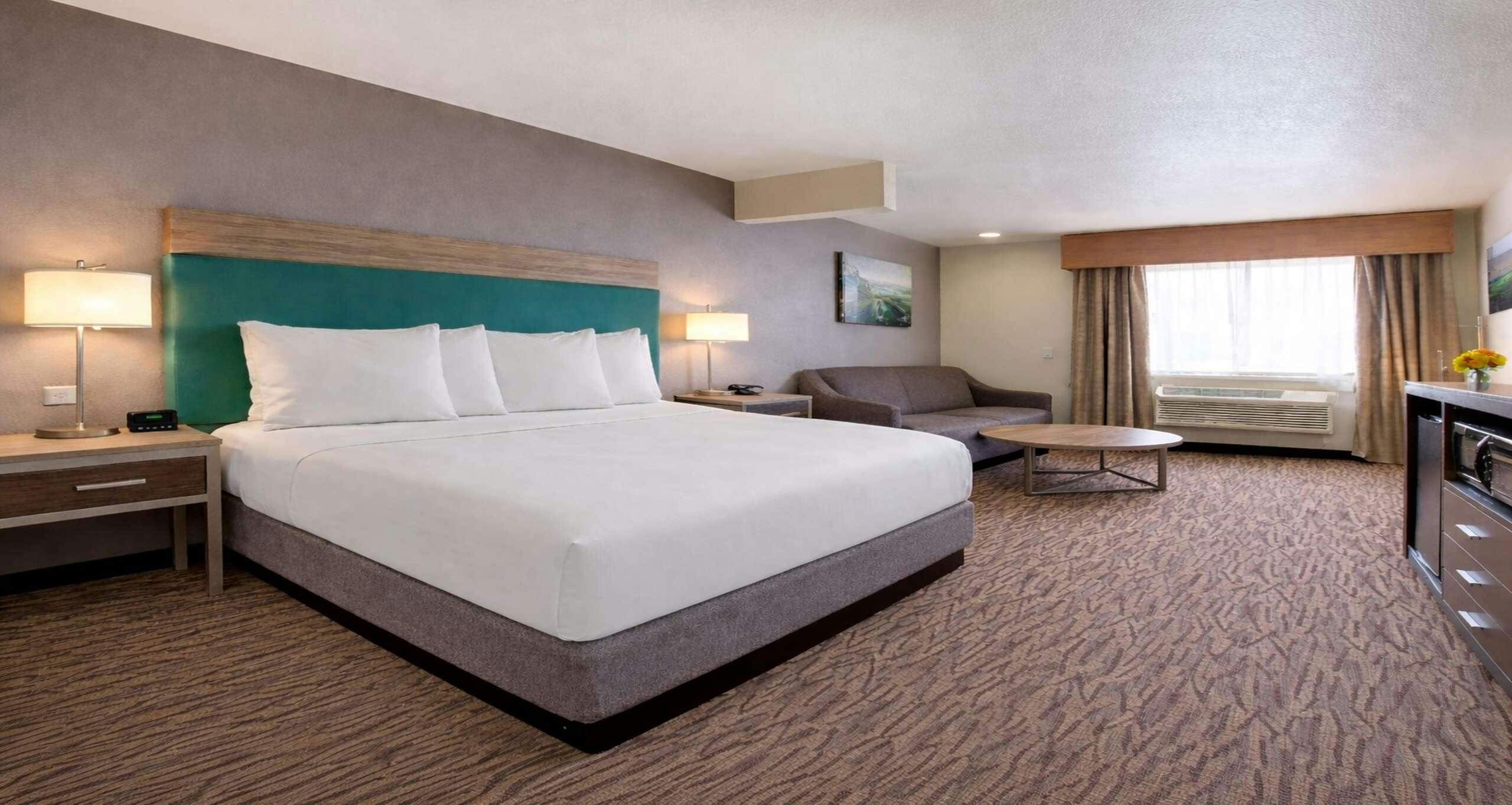 Hotel Best Western Plus Peppertree Airport Inn photo 3