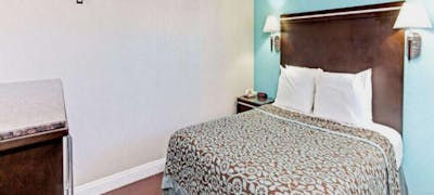 Cabana Inn & Suites