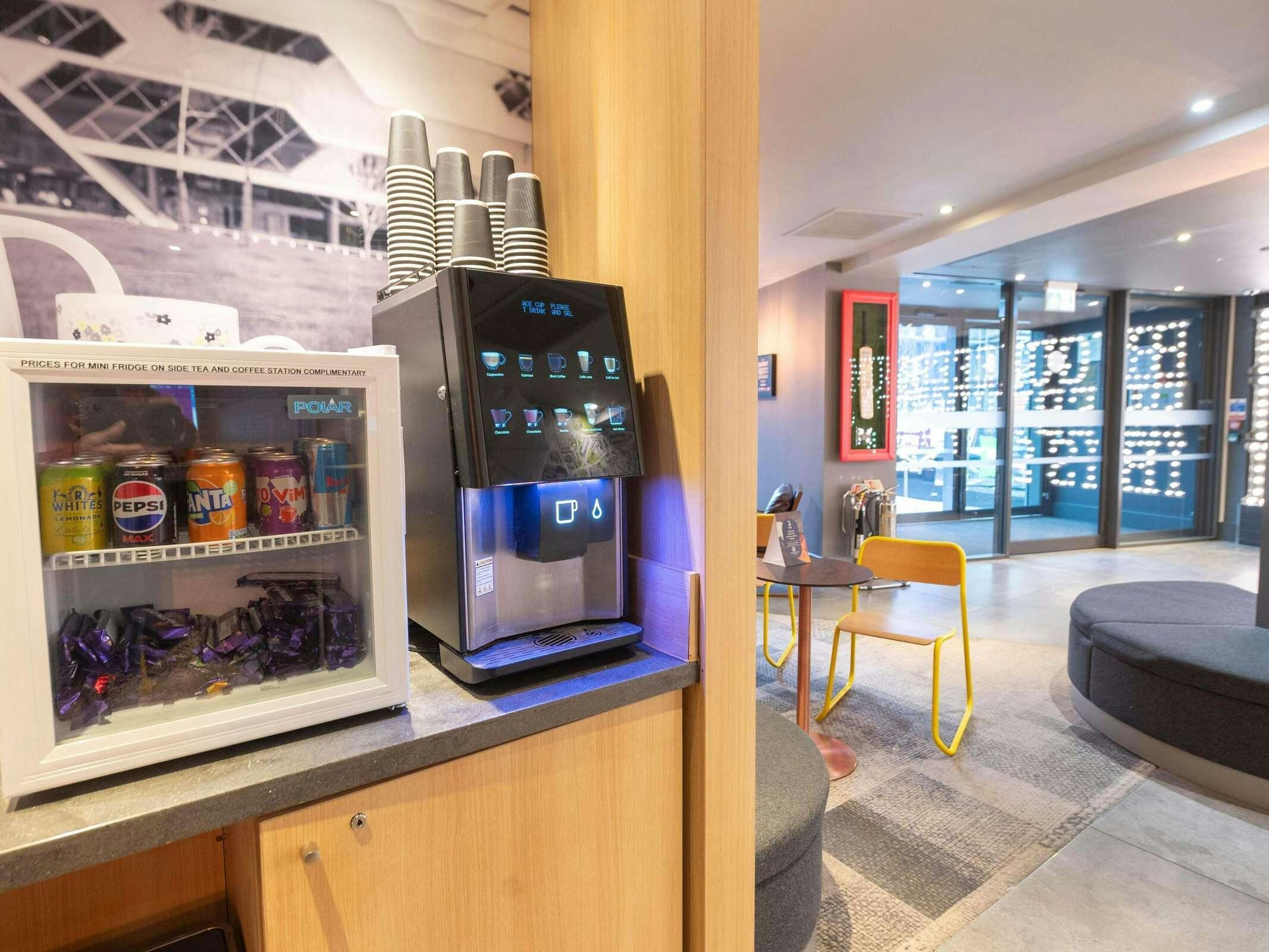 Hotel Ibis Styles Leeds City Centre Arena photo 4