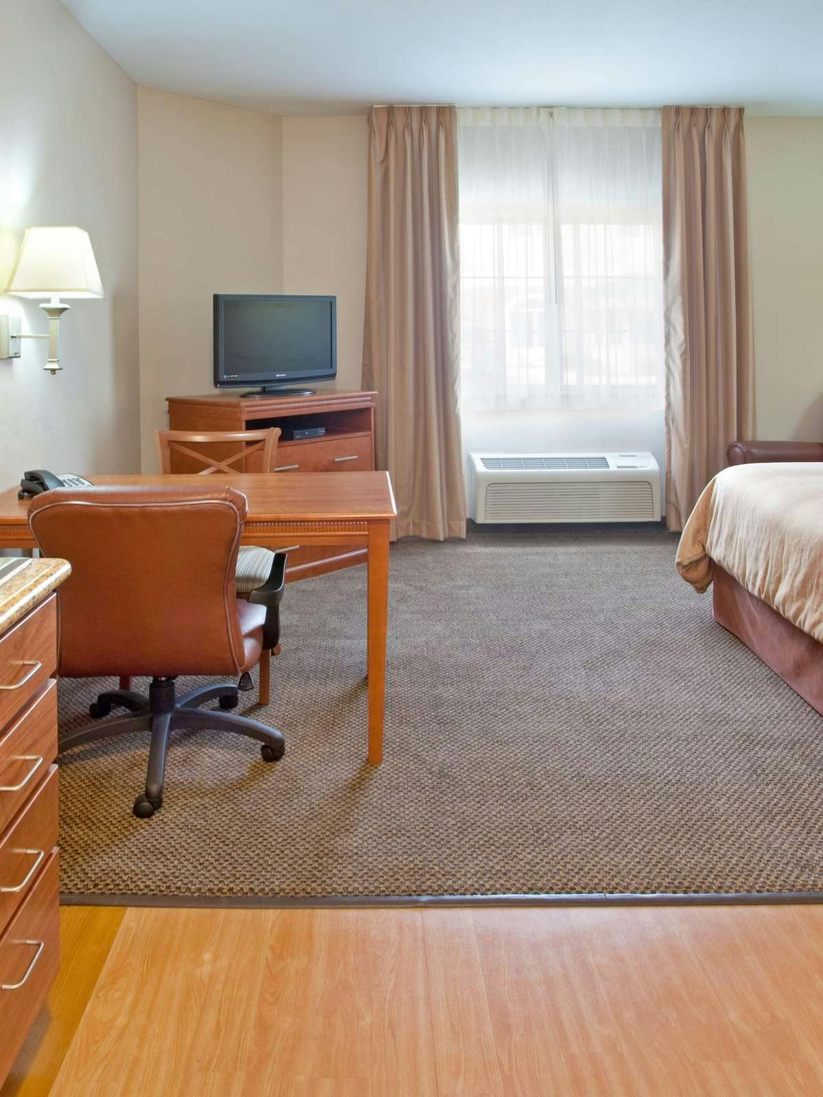 Hotel Candlewood Suites Merrillville photo 2