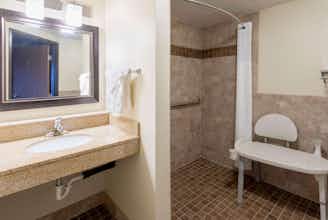 Hotel AmericInn Fergus Falls photo 4