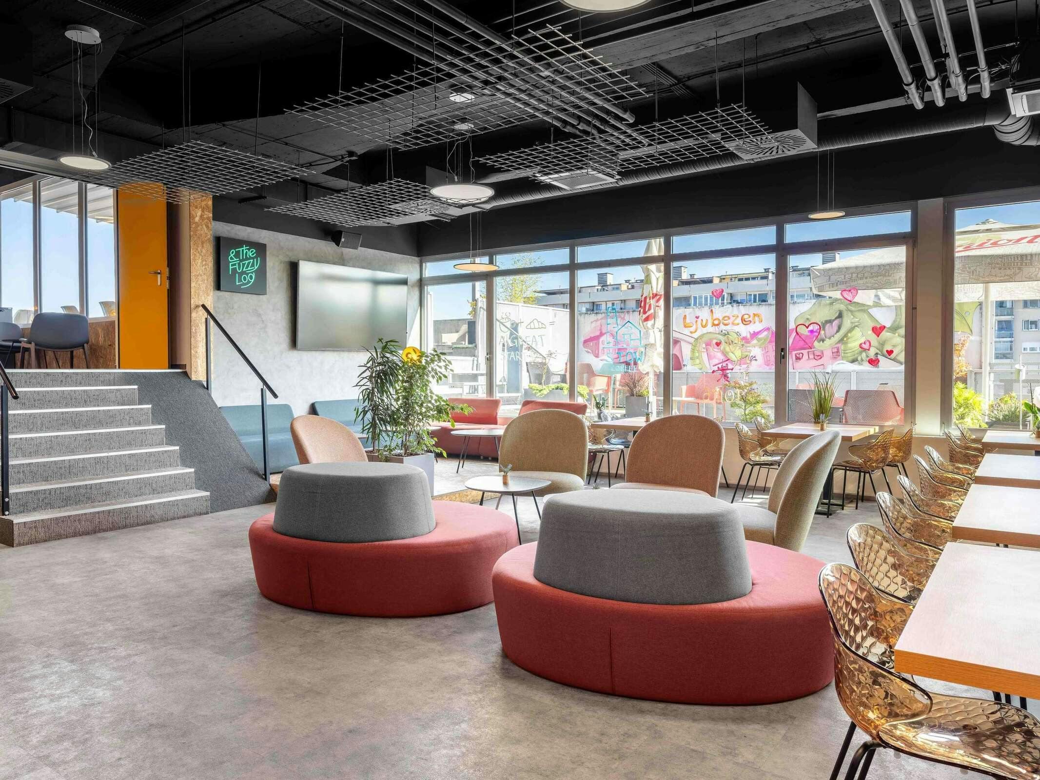 Hotel Ibis Styles Ljubljana Centre photo 2