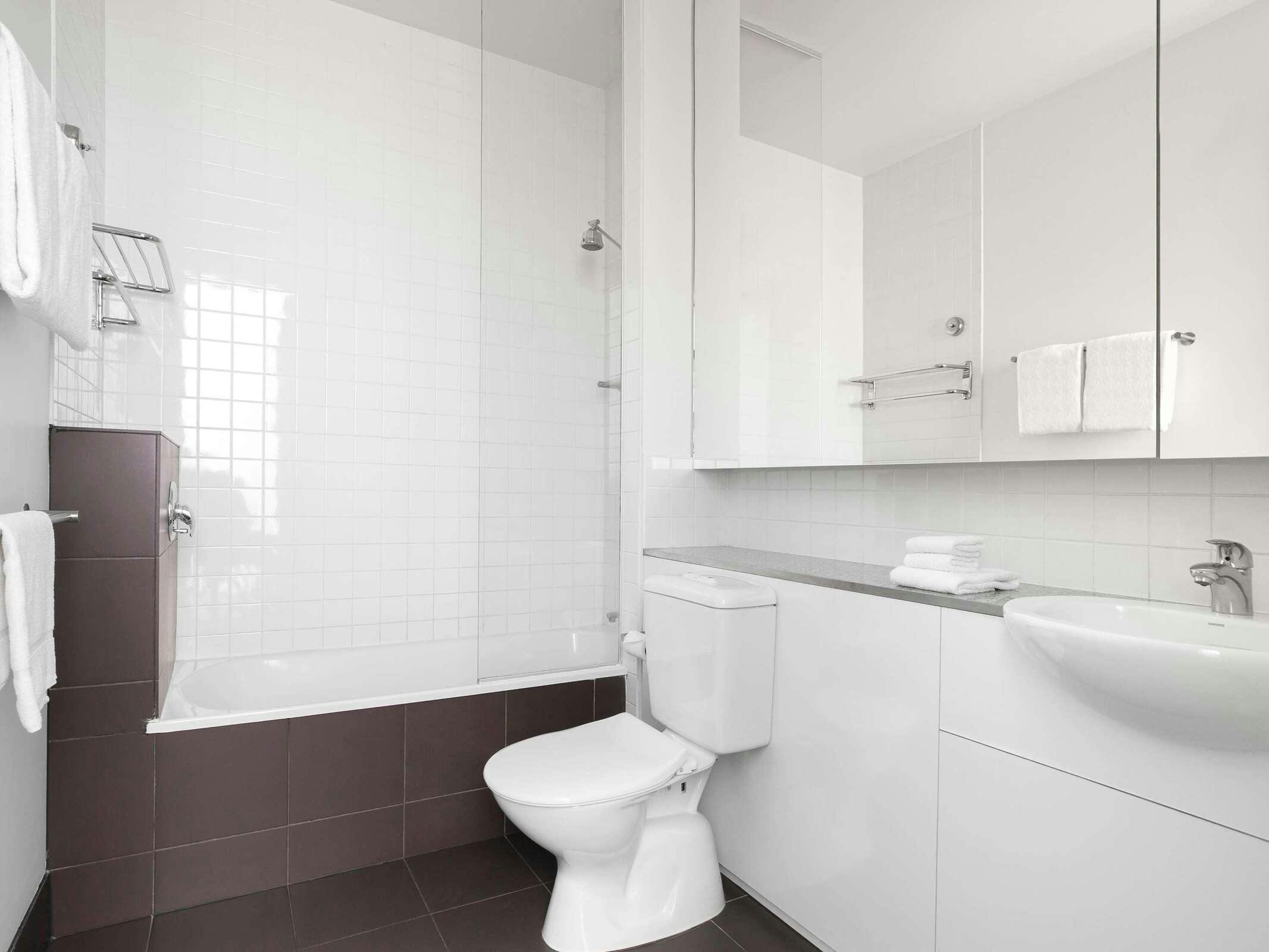 Hotel Mantra 100 Exhibition Melbourne photo 4