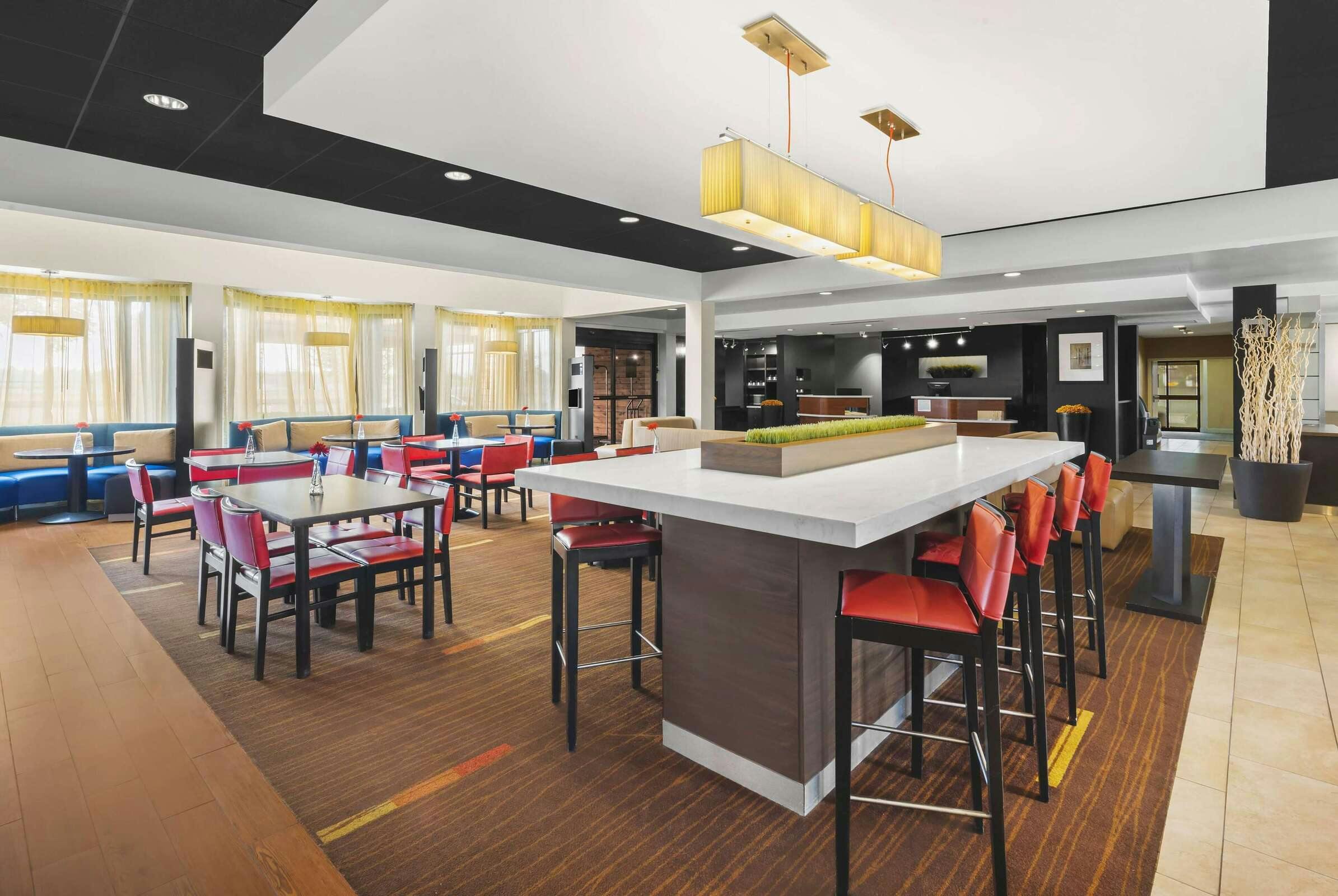 Hotel Super 8 Dallas Love Field photo 1