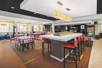 Hotel Super 8 Dallas Love Field photo 1
