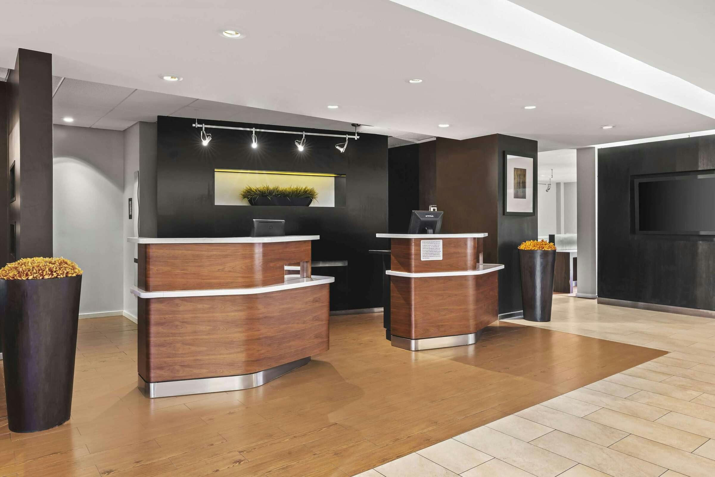 Hotel Super 8 Dallas Love Field photo 4