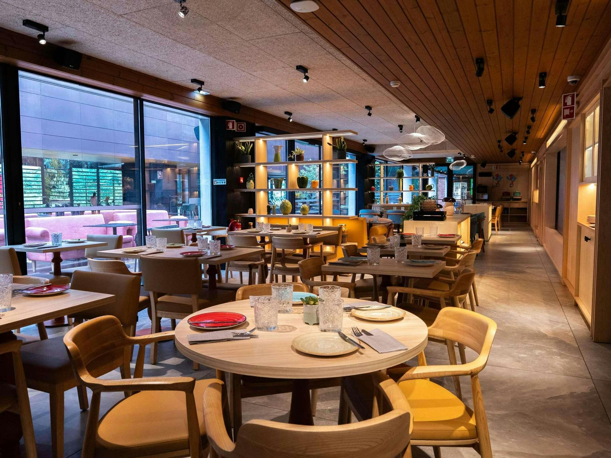 Hotel Ibis Styles Lisboa Aeroporto photo 1