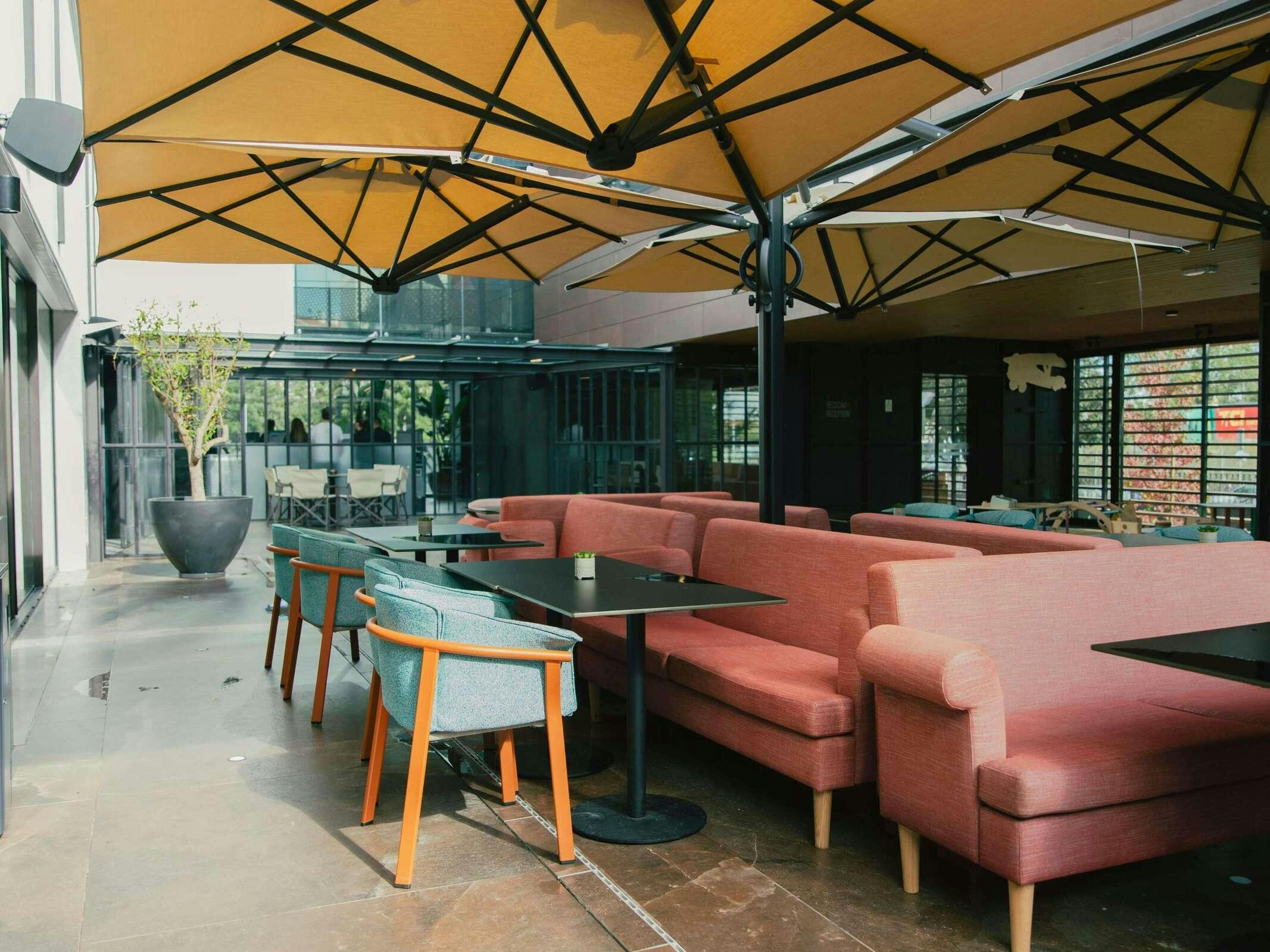 Hotel Ibis Styles Lisboa Aeroporto photo 2