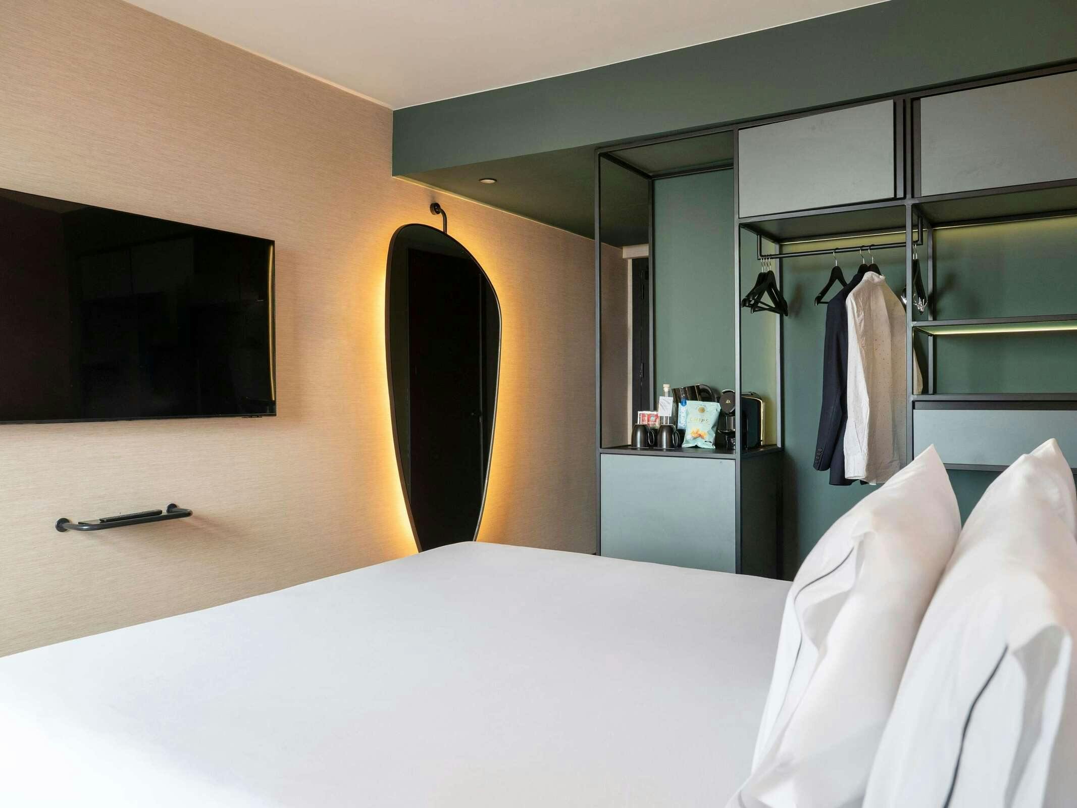 Hotel Novotel Valencia Lavant photo 5