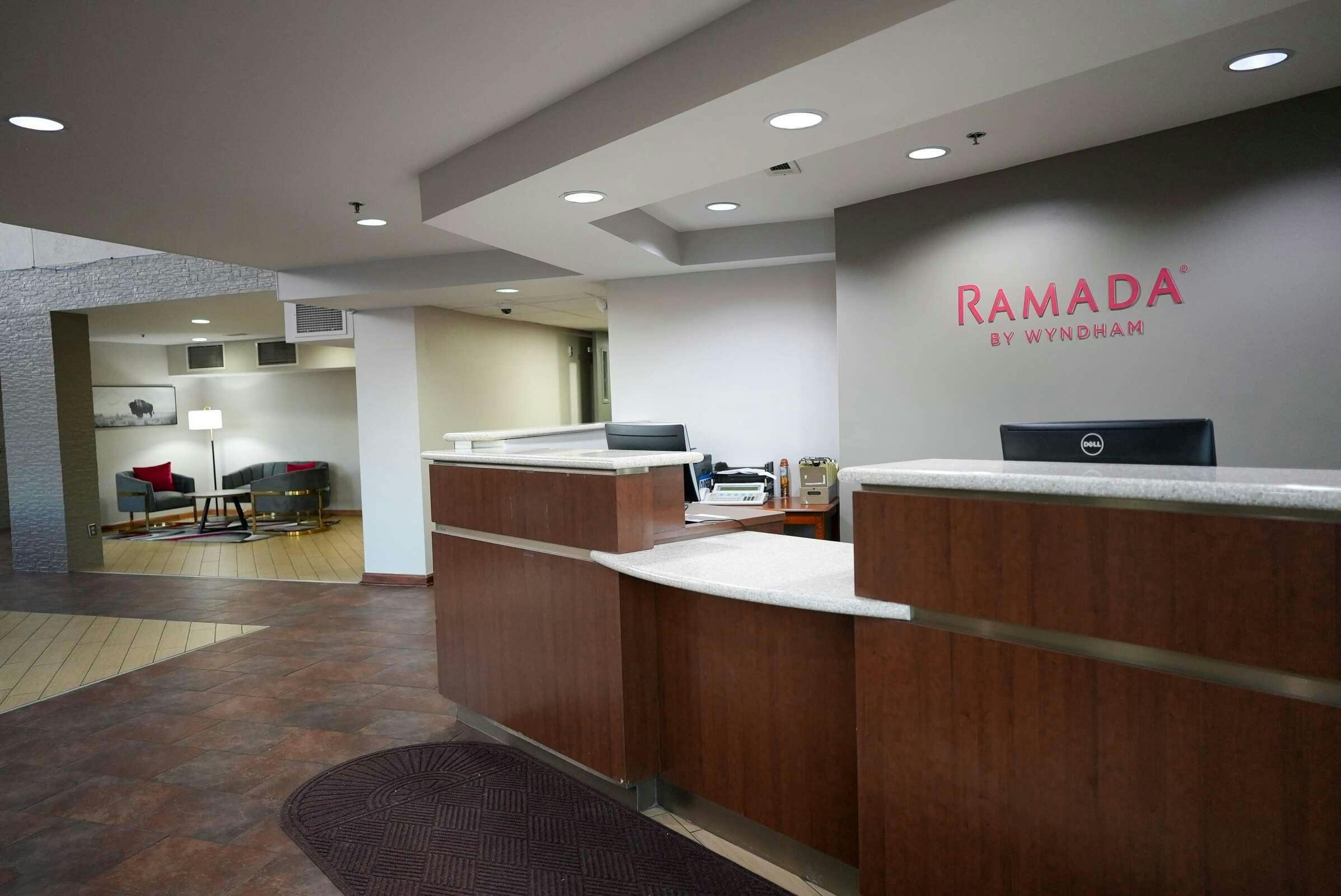 Hotel Ramada Tulsa Broken Arrow photo 2