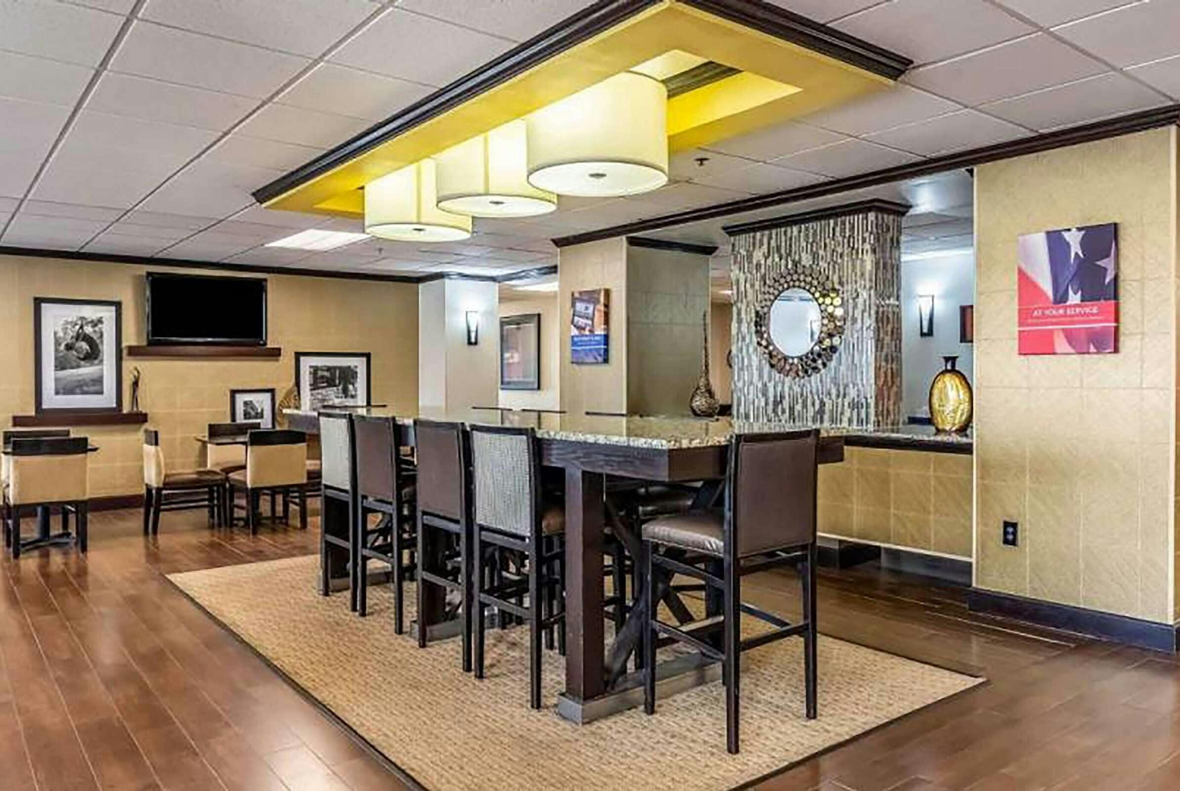 Hotel Wingate Conway AR photo 2