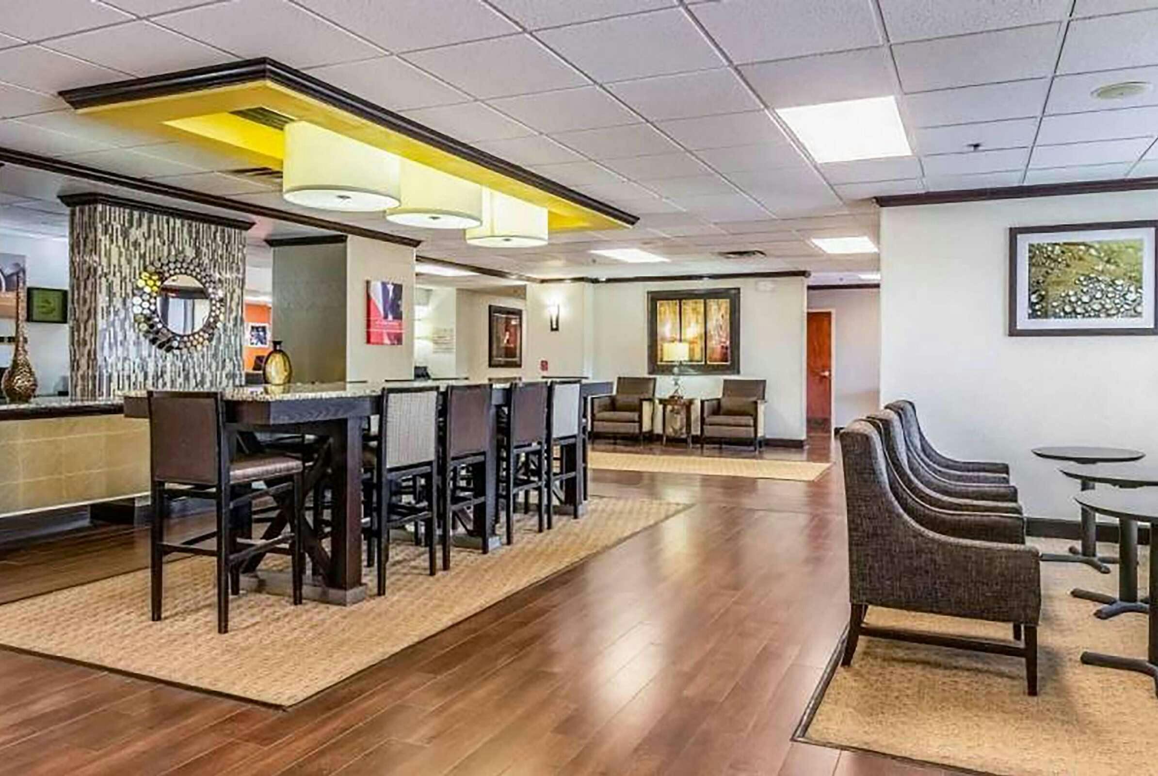 Hotel Wingate Conway AR photo 3