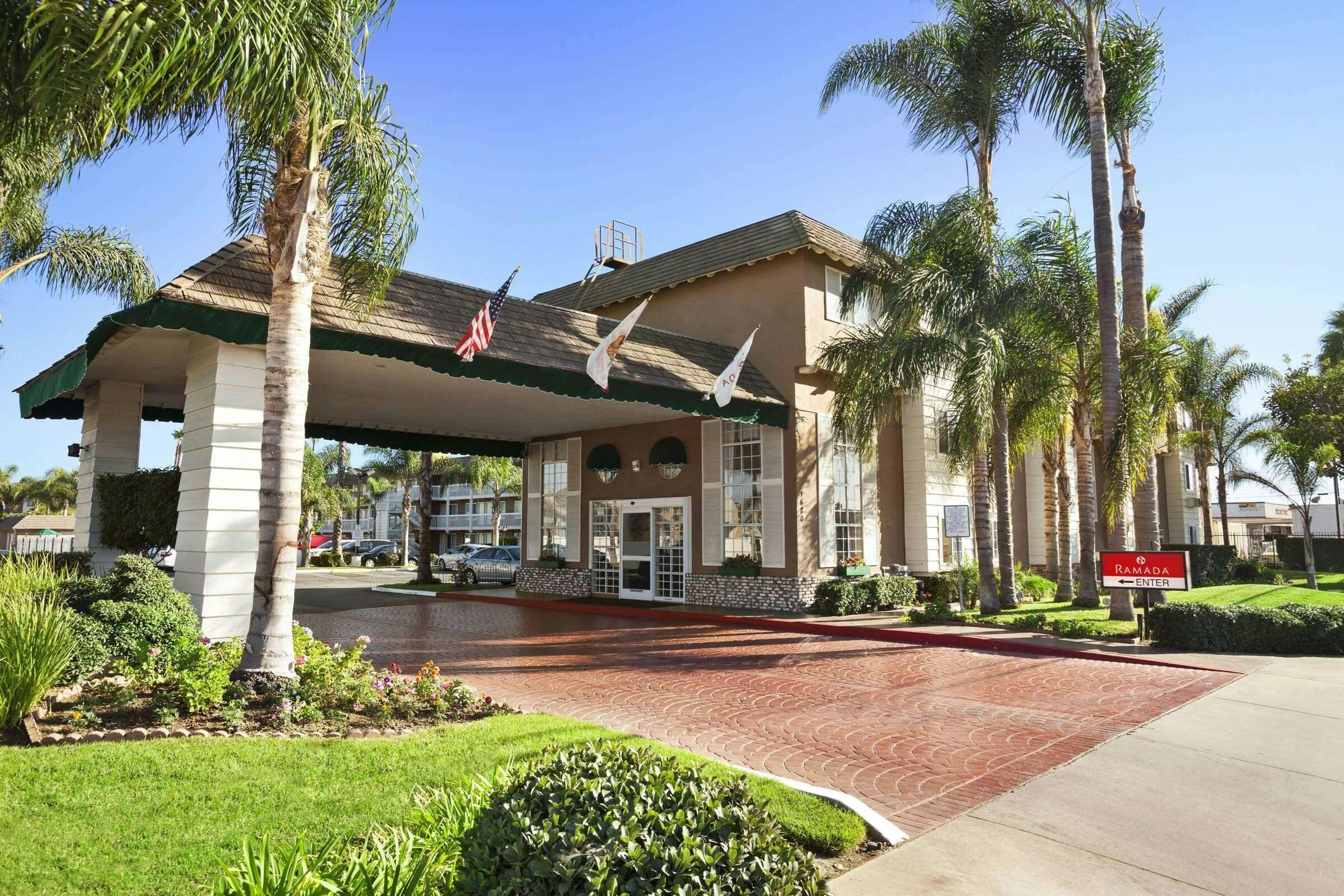 Ramada Costa Mesa
