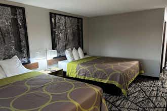 Hotel Super 8 Pella photo 5