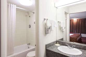 Hotel Baymont Lafayette photo 5