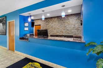 Hotel Super 8 by Wyndham Kokomo photo 1