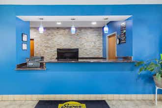 Hotel Super 8 by Wyndham Kokomo photo 2