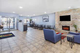 Hotel Super 8 by Wyndham Kokomo photo 3