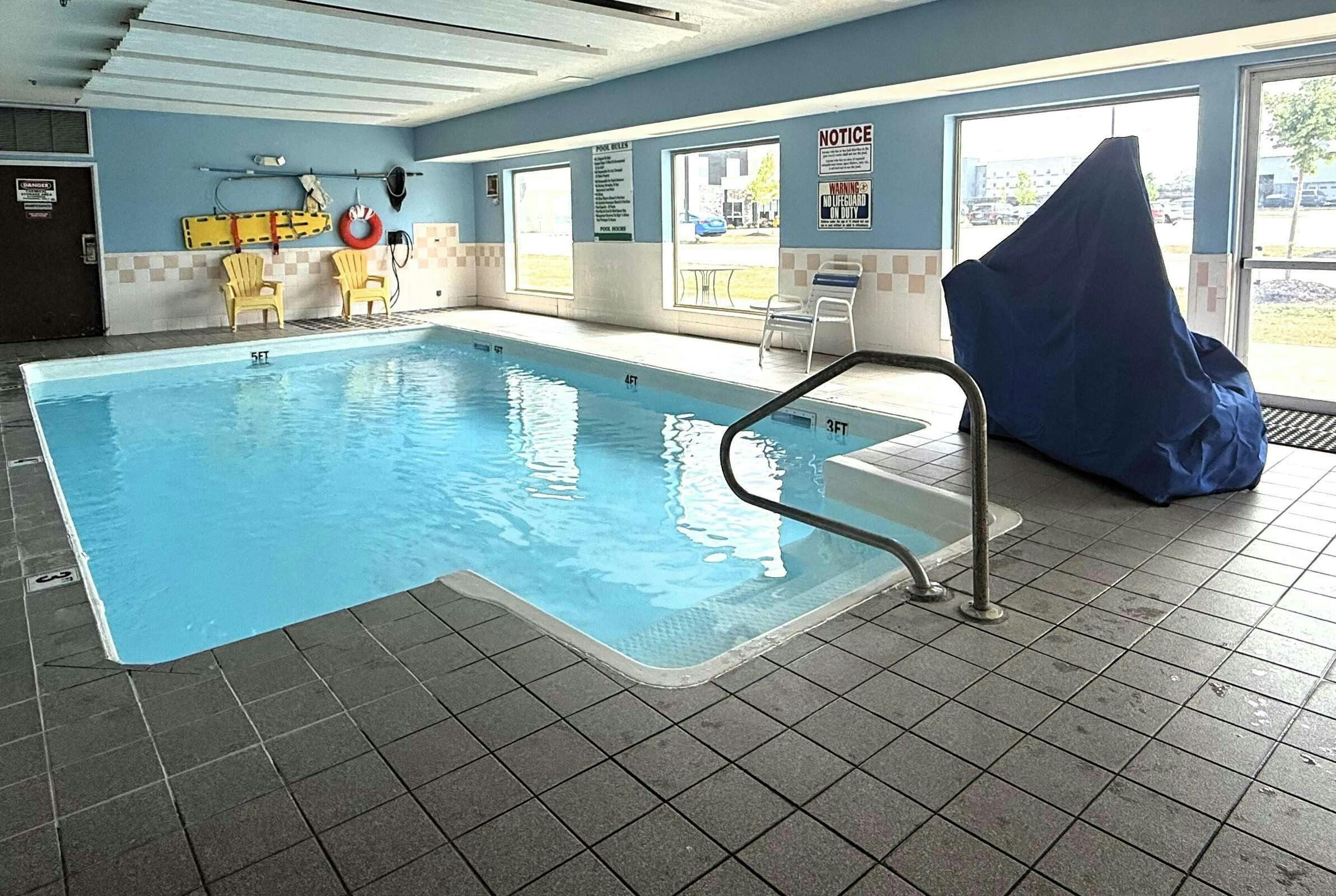 Hotel Super 8 by Wyndham Kokomo photo 4