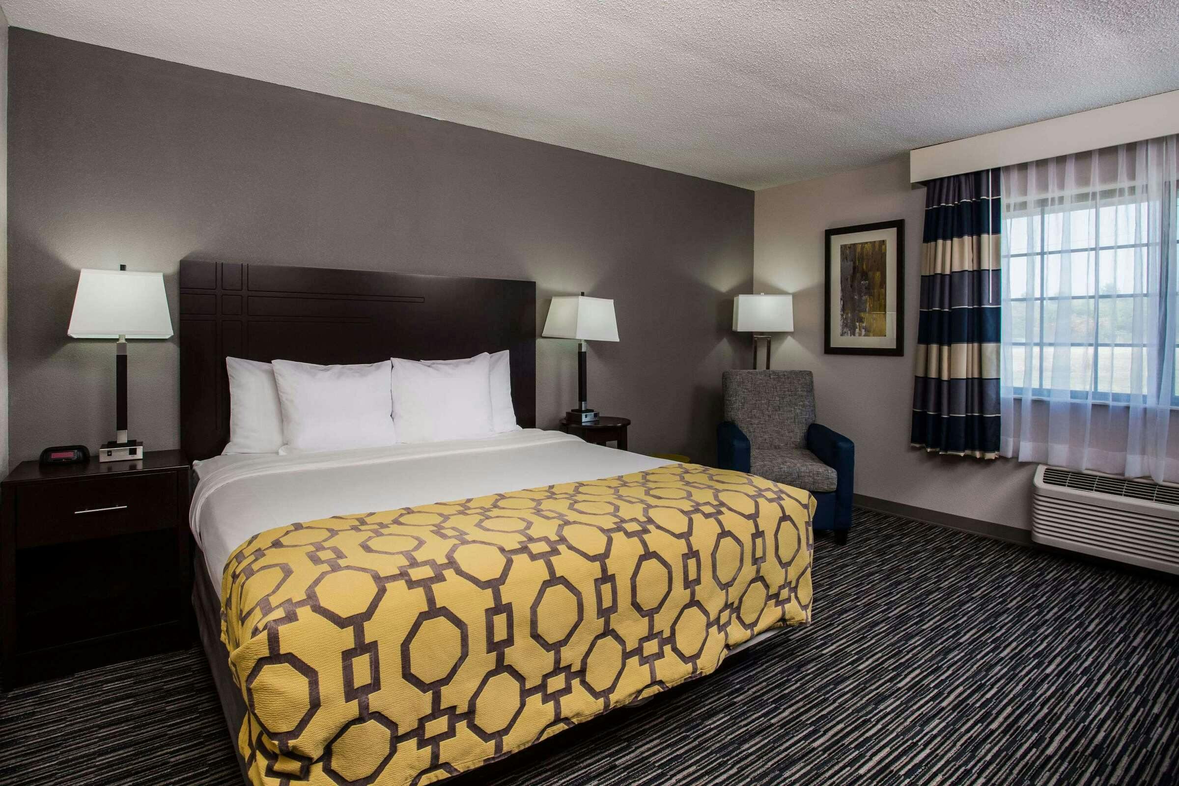 Hotel Baymont IS Madison West photo 5